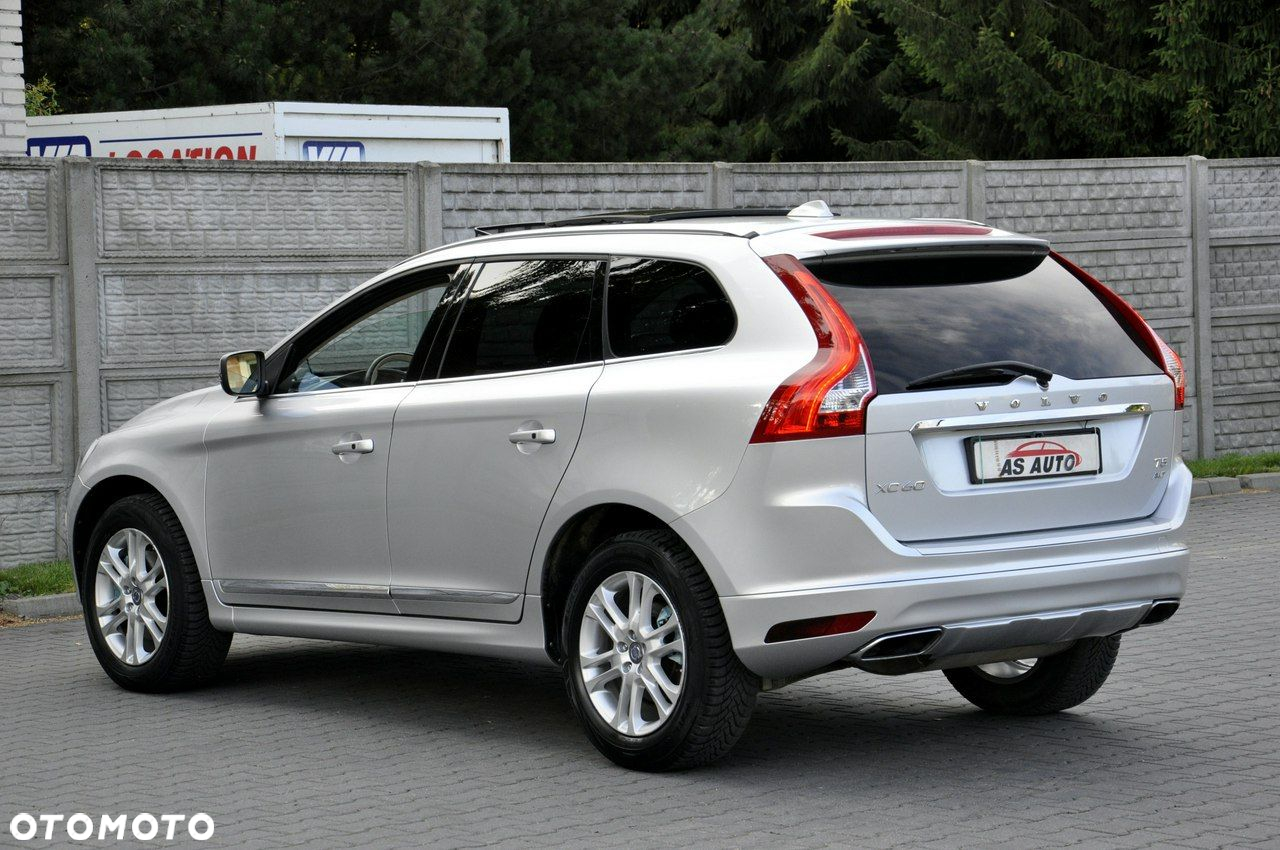 Volvo XC 60 T5 AWD Momentum - 31