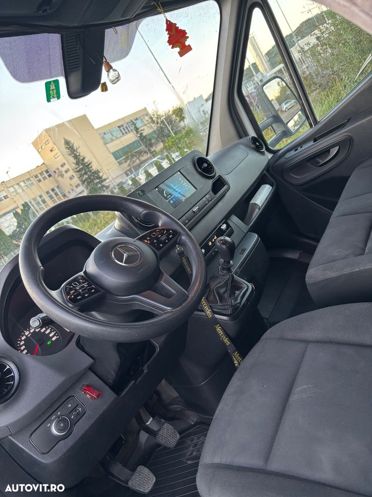 Mercedes-Benz Sprinter - 9