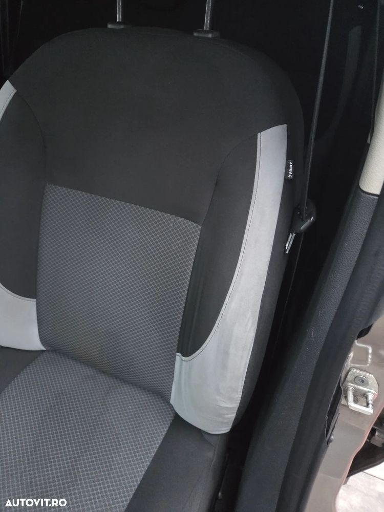 Dacia Logan 1.2 16V 75 Ambiance - 12