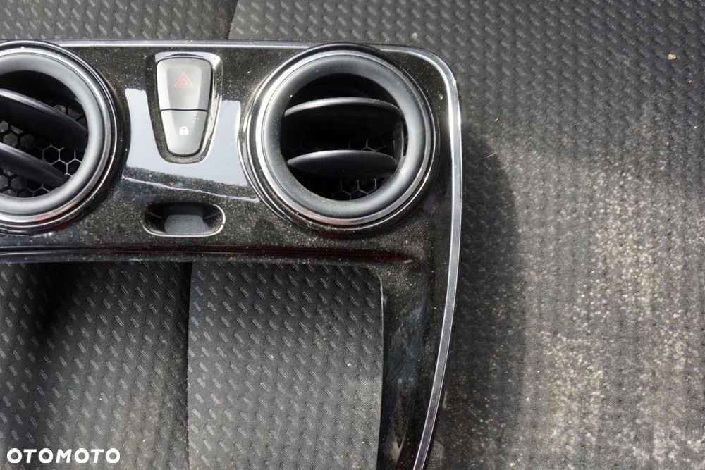 PANEL ŚRODKOWY RAMKA RADIA DOKKER LIFT  DACIA 2017-2021 - 2