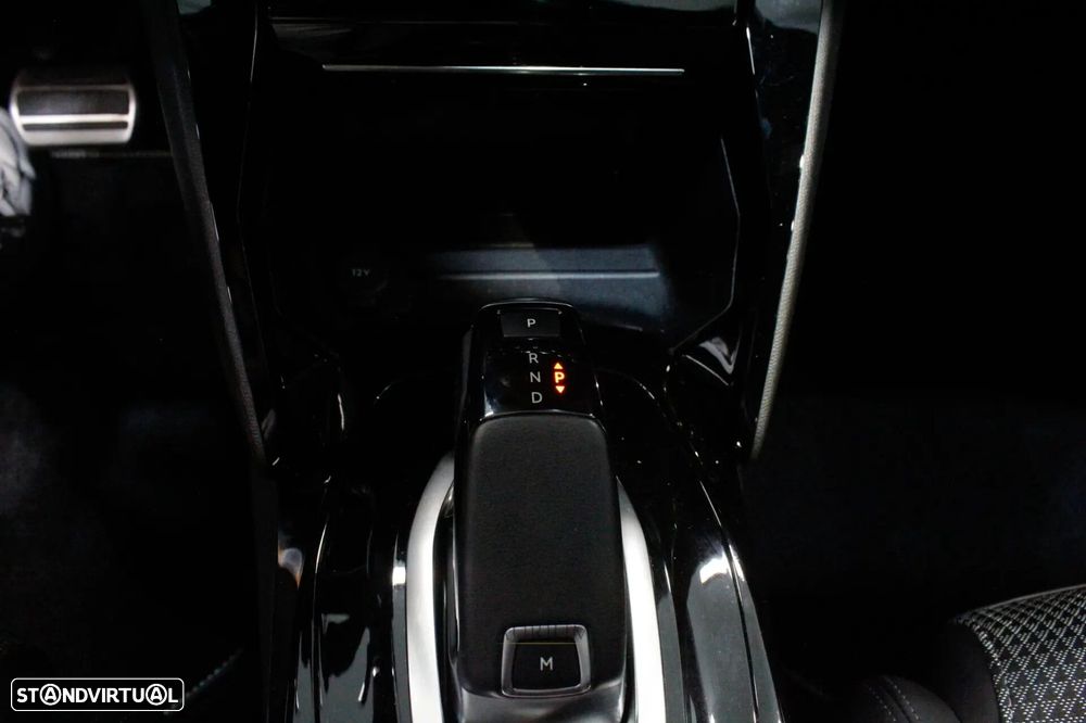 Peugeot 2008 1.2 PureTech GT Line EAT8 - 36