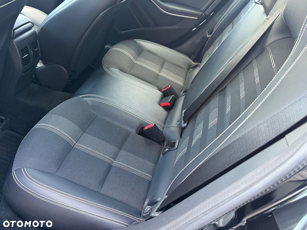 Mercedes-Benz CLA 200 Urban - 18