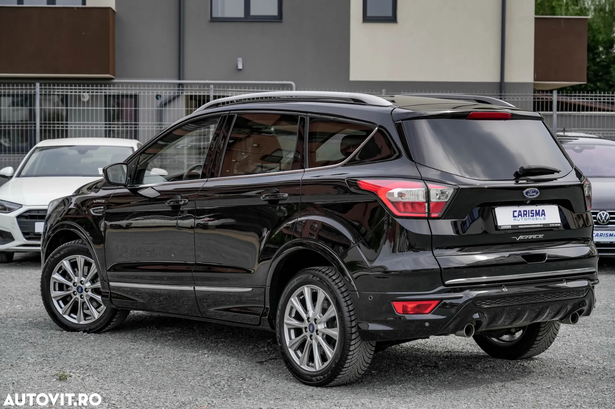 Ford Kuga 2.0 TDCi 4WD Powershift Vignale - 4