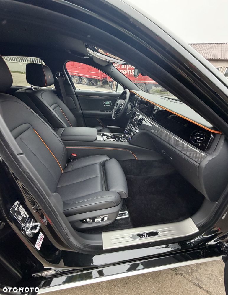 Rolls-Royce Ghost Black Badge - 17