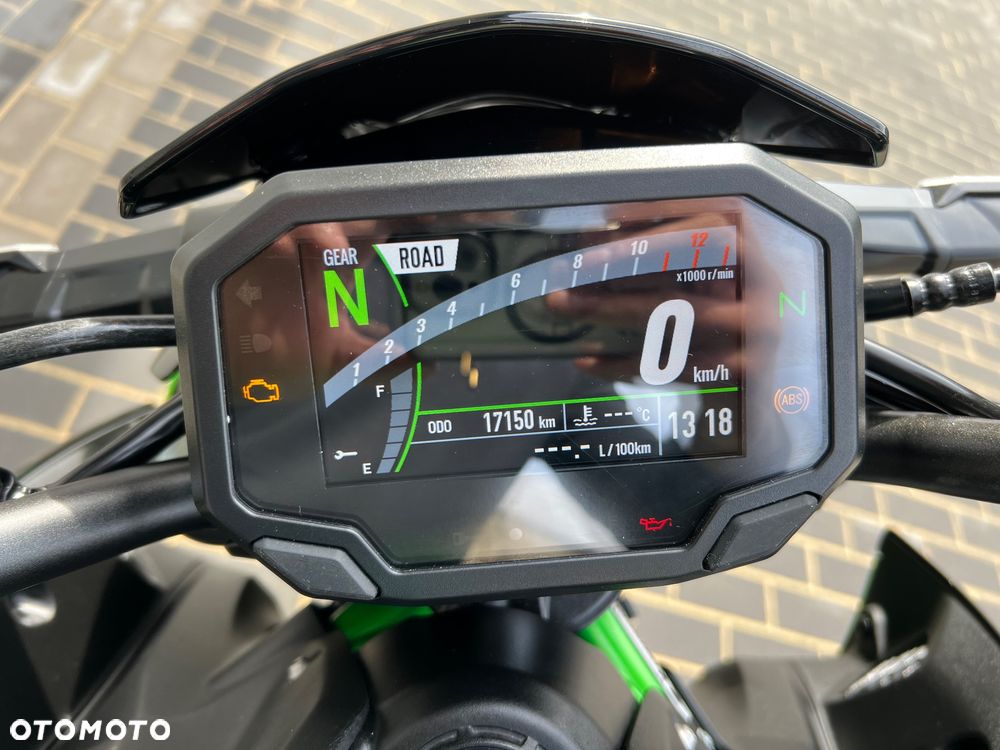 Kawasaki Z 900 - 24