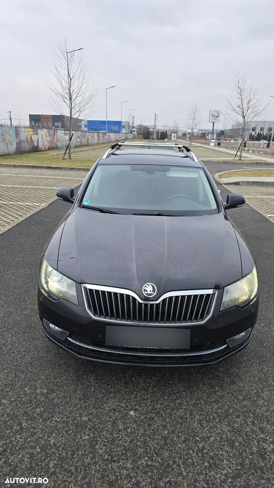Skoda Superb 2.0 TDI Elegance DSG - 2