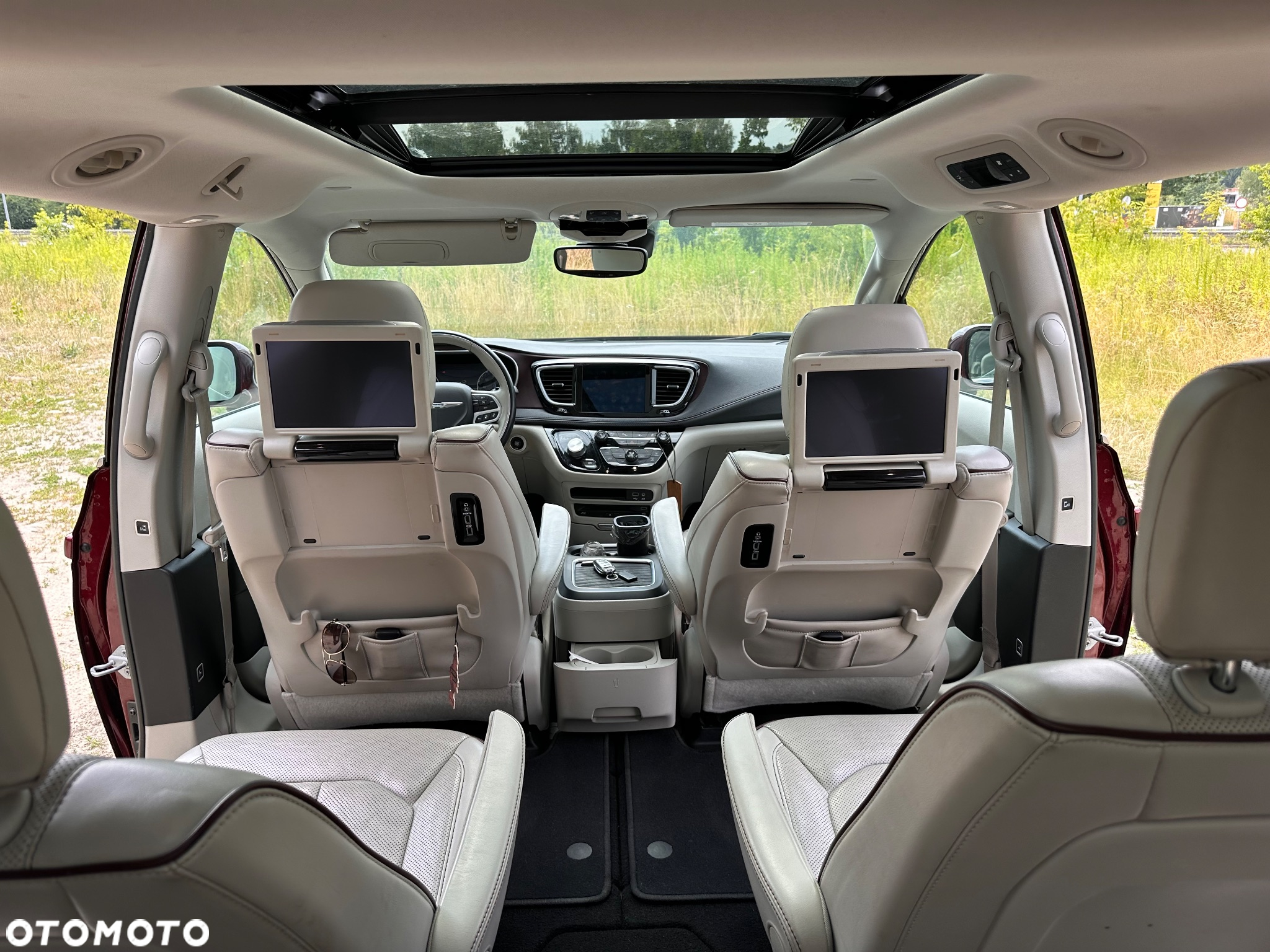 Chrysler Pacifica - 11