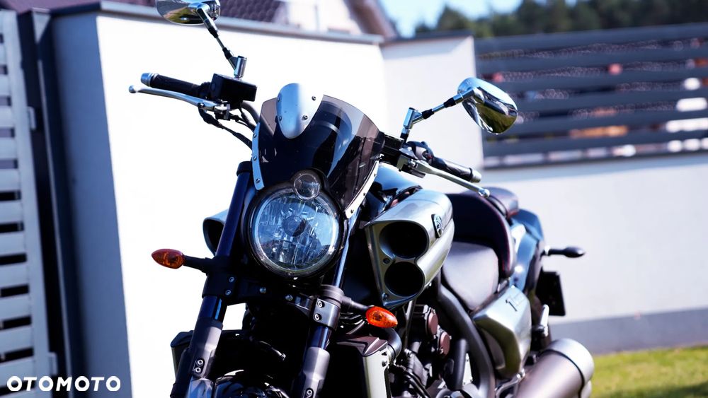 Yamaha V-MAX - 7