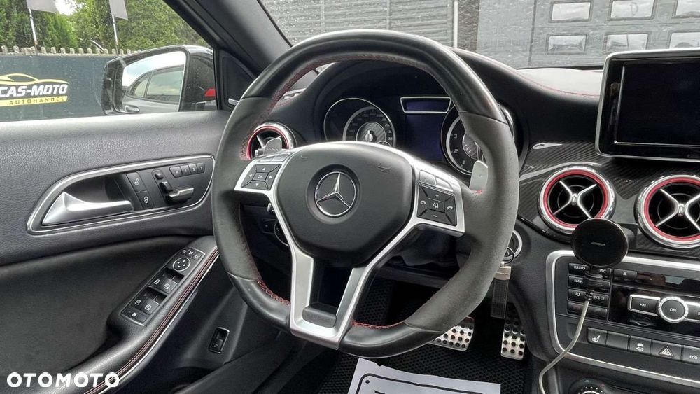 Mercedes-Benz GLA - 35
