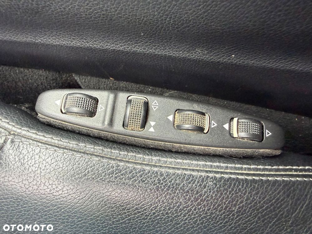 Mercedes-Benz Klasa E 220 CDI 7G-TRONIC Elegance - 24