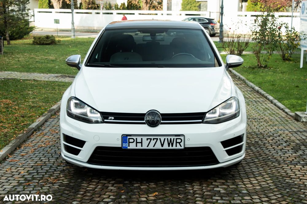 Volkswagen Golf - 2