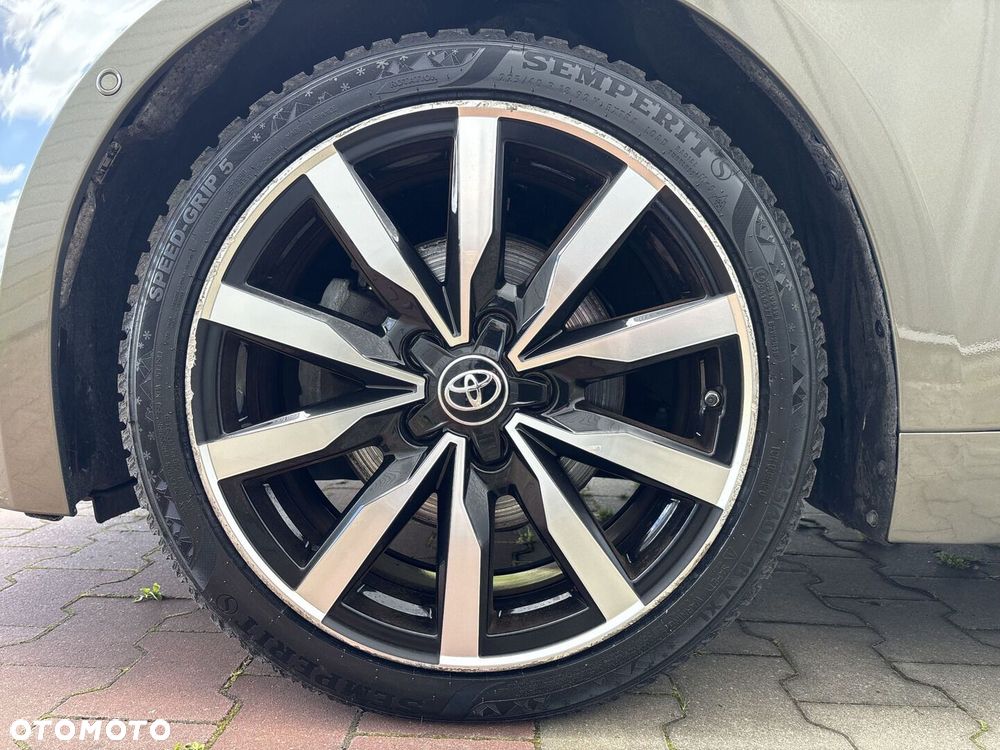 Toyota Corolla 2.0 Hybrid Comfort - 24