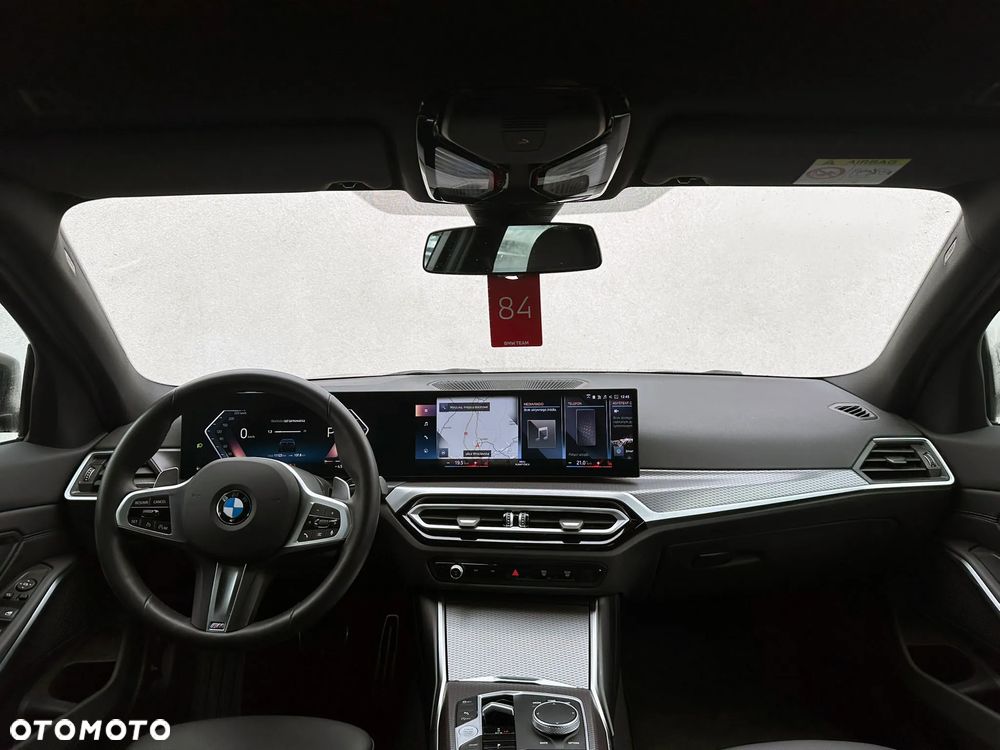 BMW Seria 3 318i M Sport - 12