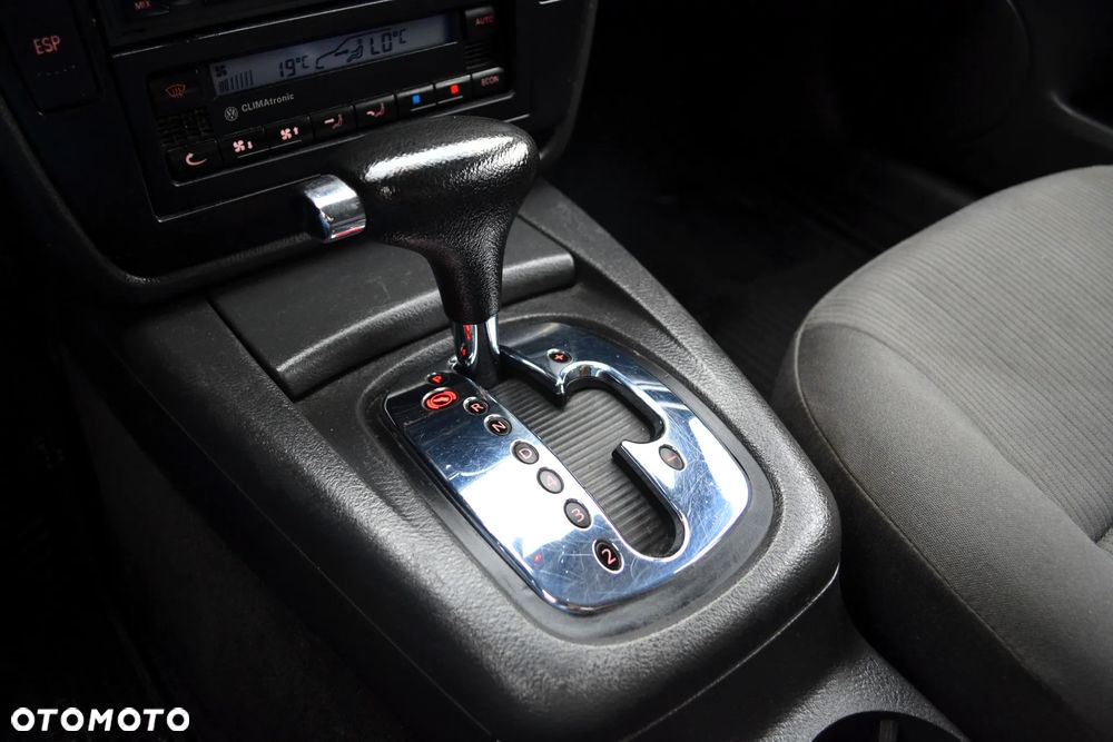 Volkswagen Passat Variant 1.9 TDI Comfortline Tiptr - 19