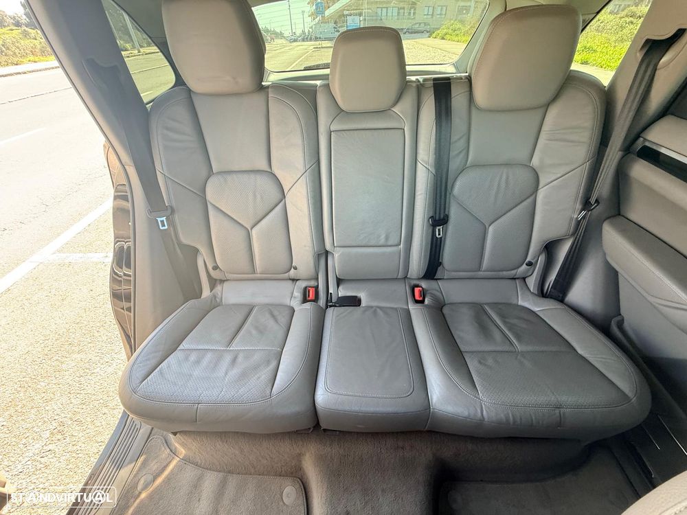 Porsche Cayenne - 23