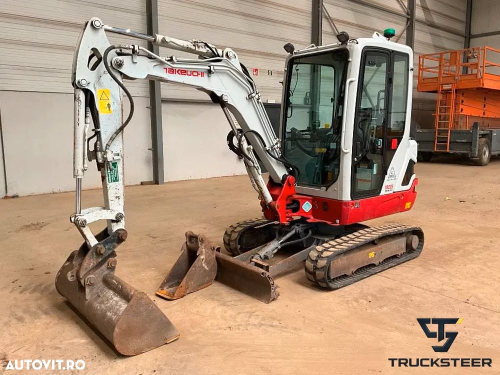 Takeuchi TB 225 | JoyStick | Lama Nivelatoare - 5