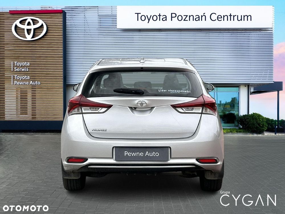 Toyota Auris 1.6 Premium - 4