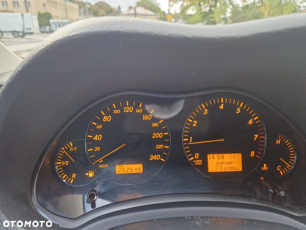 Toyota Avensis - 3