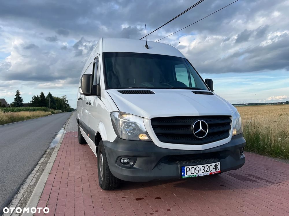 Mercedes-Benz SPRINTER 319 - 2