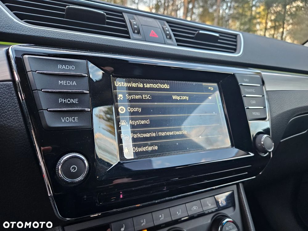 Skoda Superb 2.0 TDI Style - 38