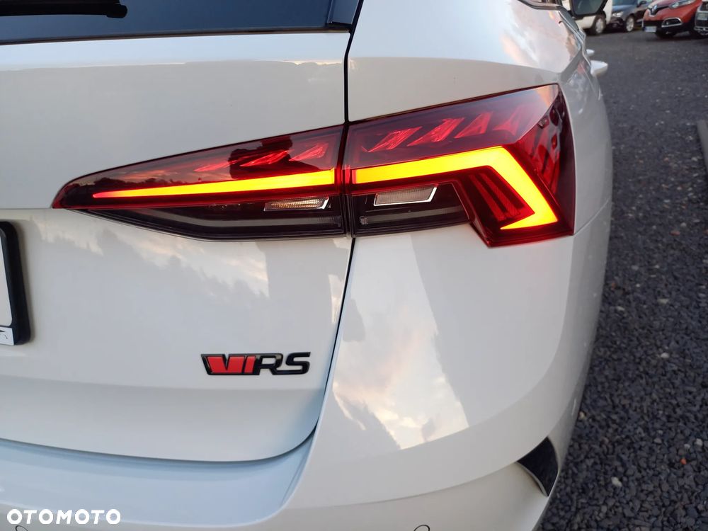 Skoda Octavia 2.0 TDI RS DSG - 18