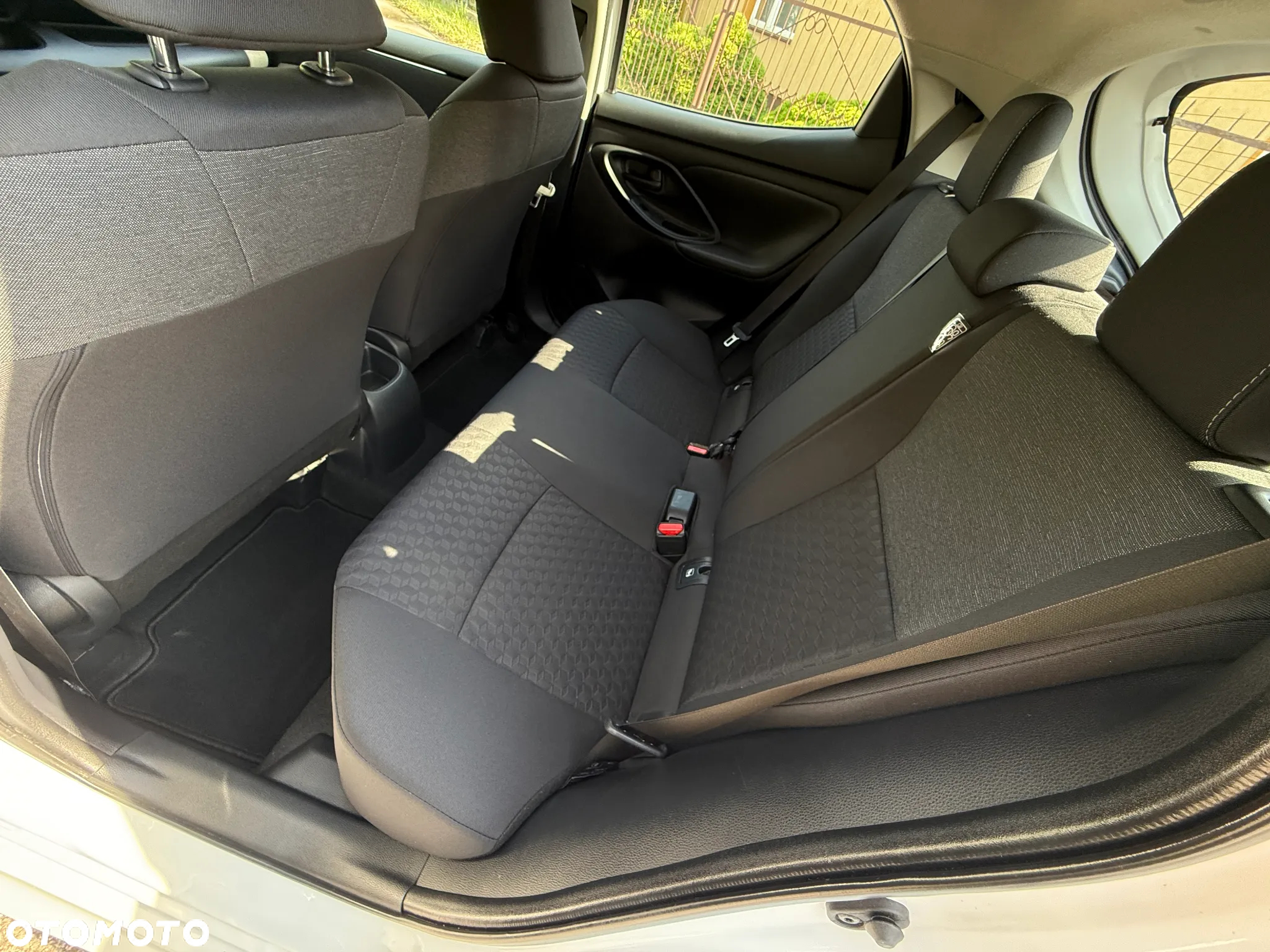 Toyota Yaris 1.5 Comfort - 35