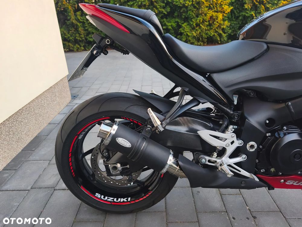 Suzuki GSX 1000 - 15