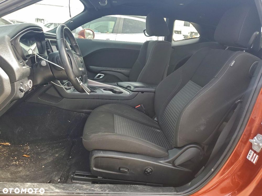 Dodge Challenger - 7