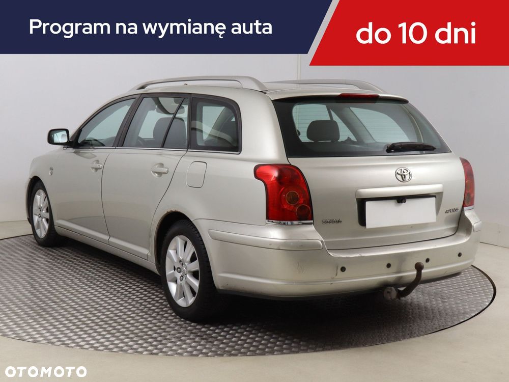 Toyota Avensis - 6