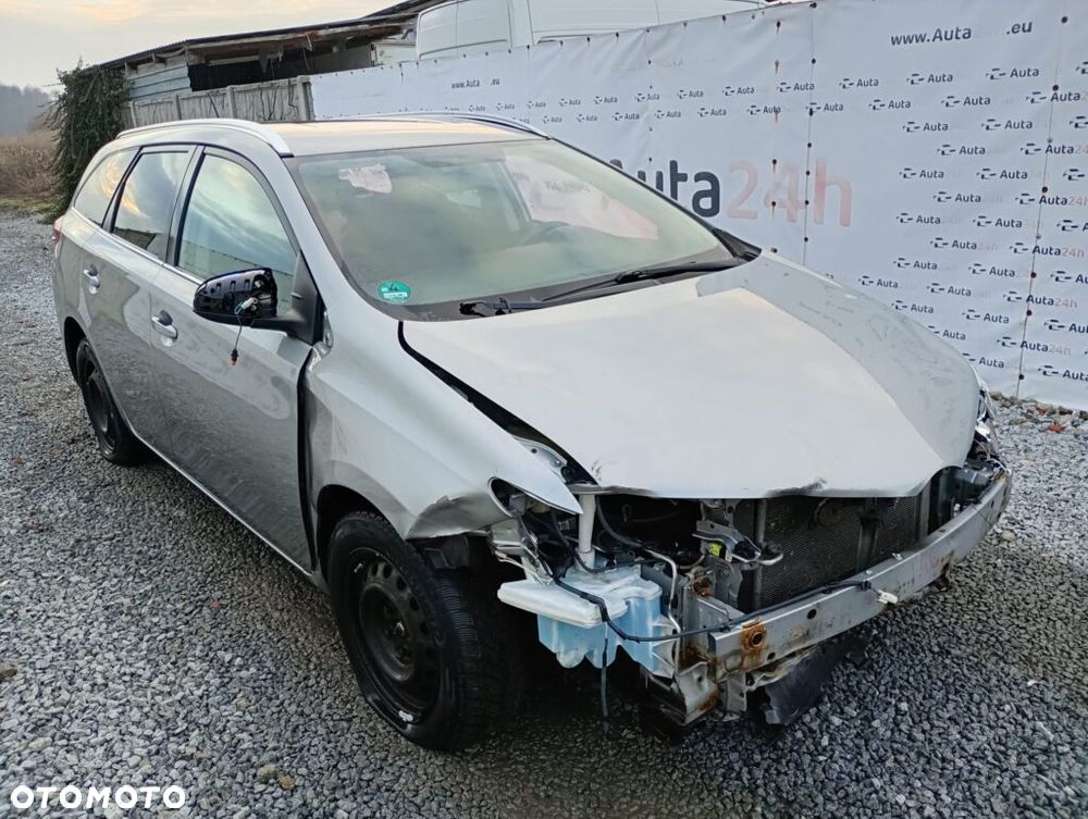 Toyota Auris 1.6 Life - 3