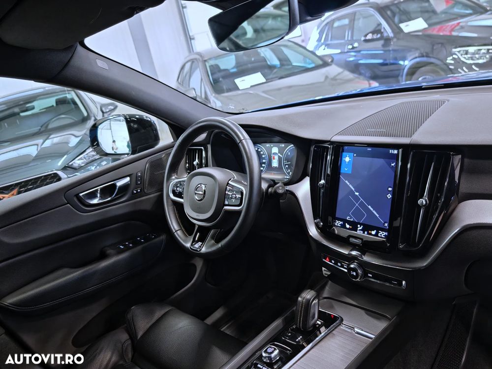 Volvo XC 60 B5 MHEV AWD R-Design - 10