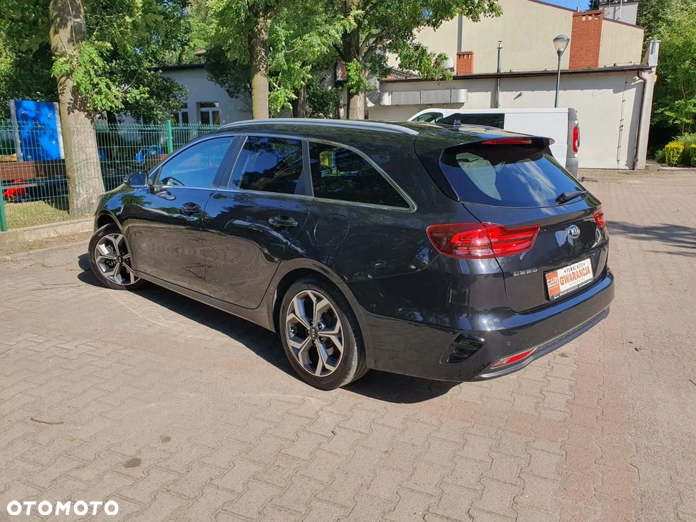 Kia Ceed 1.4 T-GDI DCT OPF Platinum Edition - 28