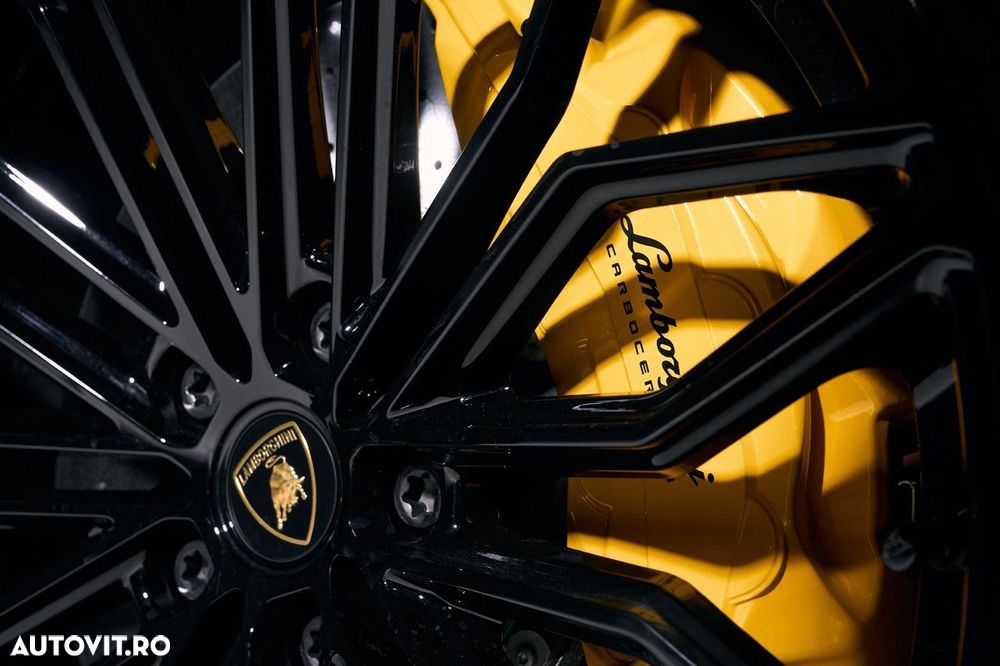 Lamborghini URUS - 19