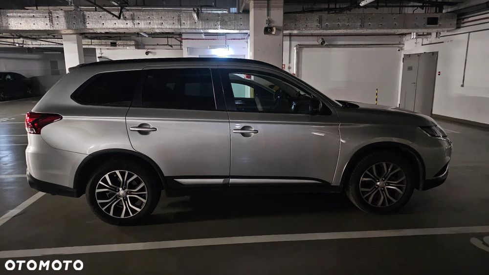 Mitsubishi Outlander 2.4 4WD CVT Intense - 3