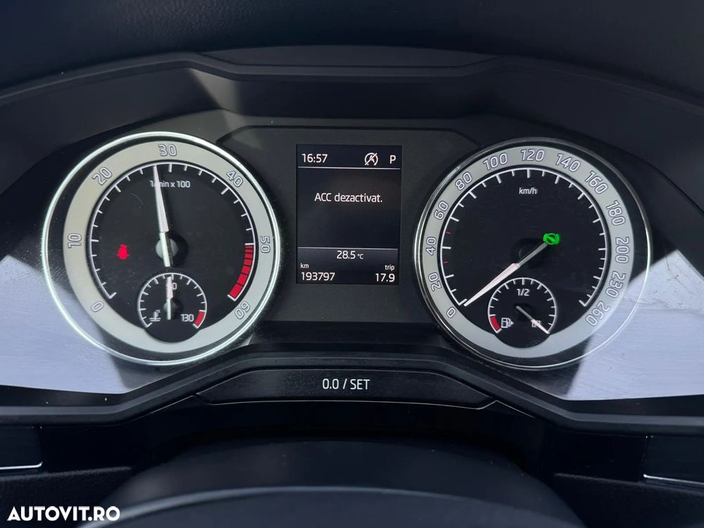 Skoda Superb Combi 2.0 TDI DSG Selection - 10