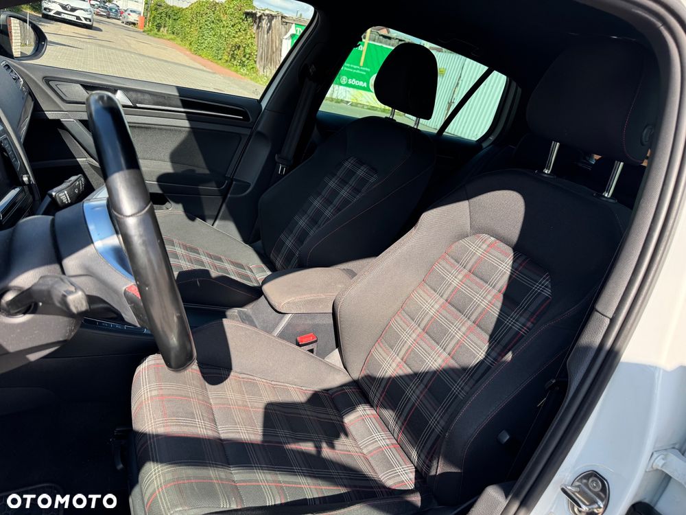 Volkswagen Golf GTI BlueMotion Technology - 18