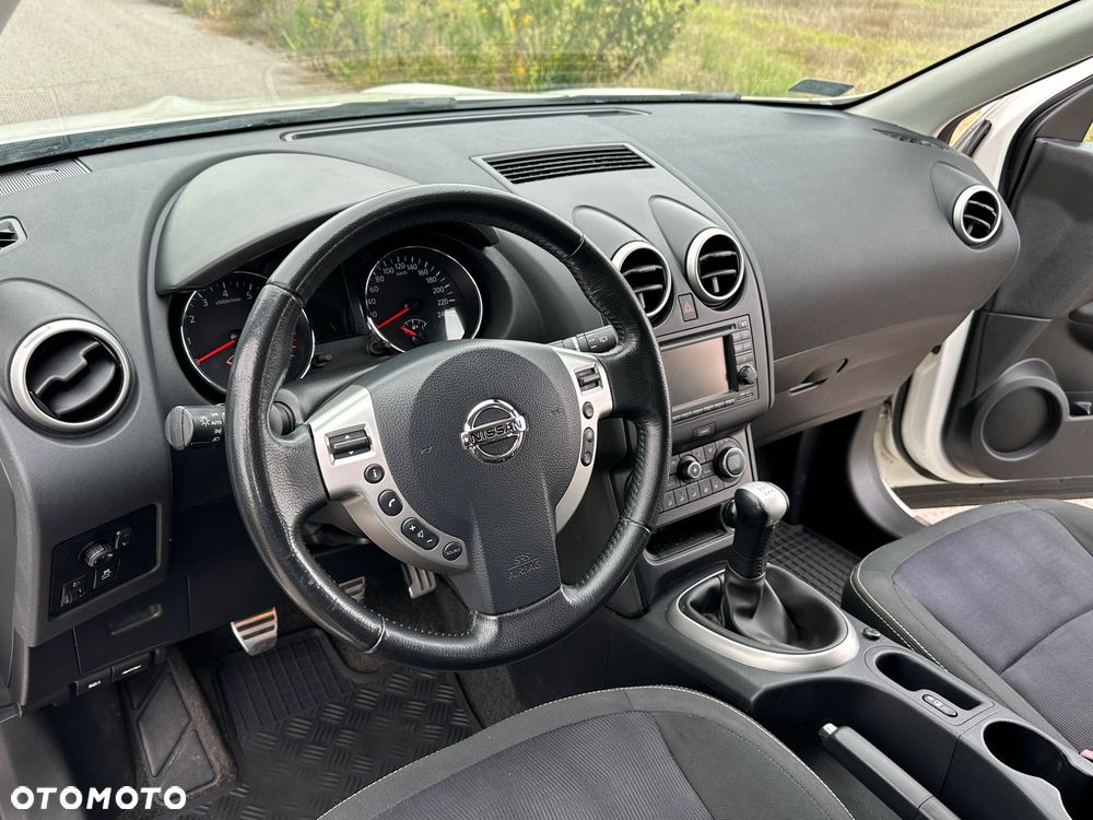 Nissan Qashqai 1.6 360 - 12
