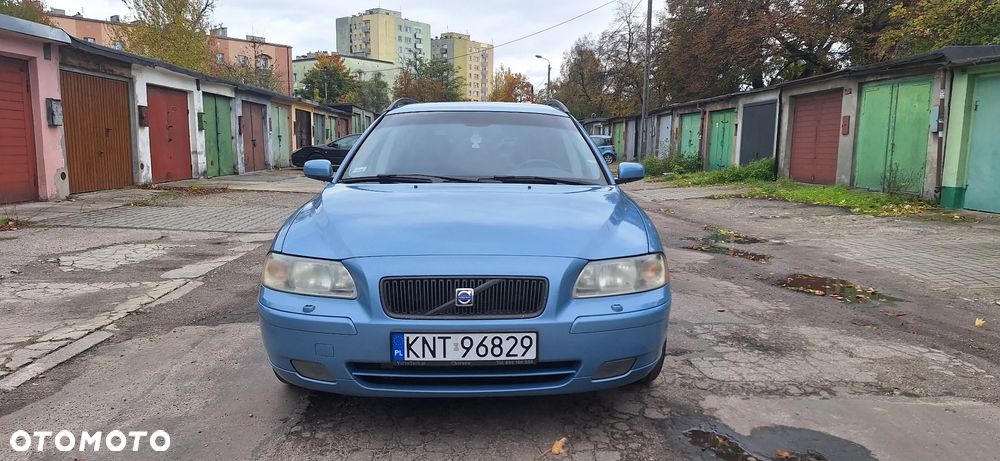 Volvo V70 2.5 T Momentum - 4