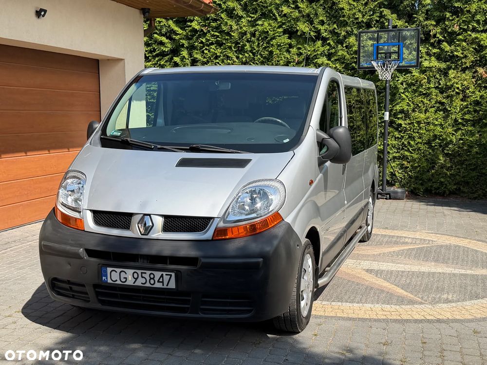 Renault Trafic Passenger - 24