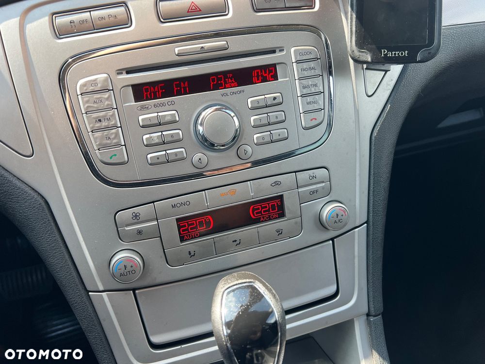 Ford Mondeo 2.0 TDCi Ghia X - 13