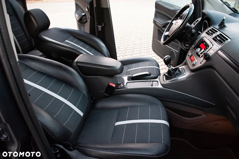 Ford Kuga 2.0 TDCi Titanium - 13