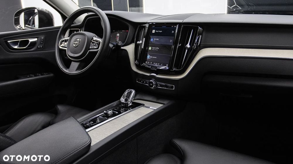 Volvo XC 60 B4 B Plus Bright - 18