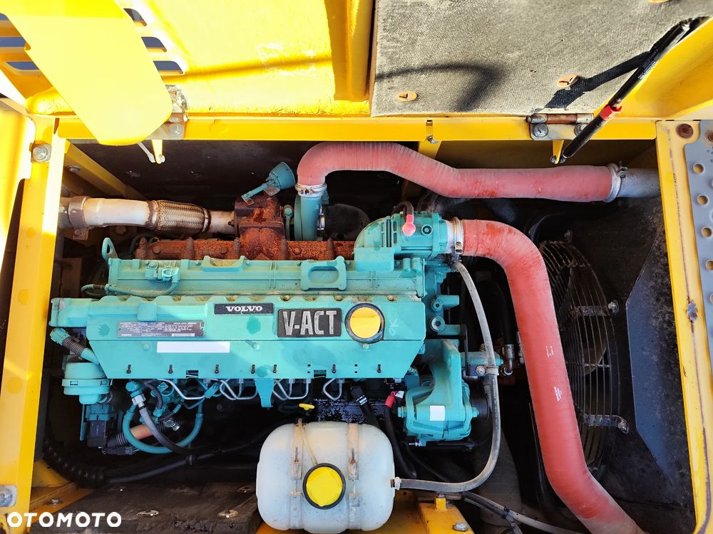 Volvo EC 210 CL - 16