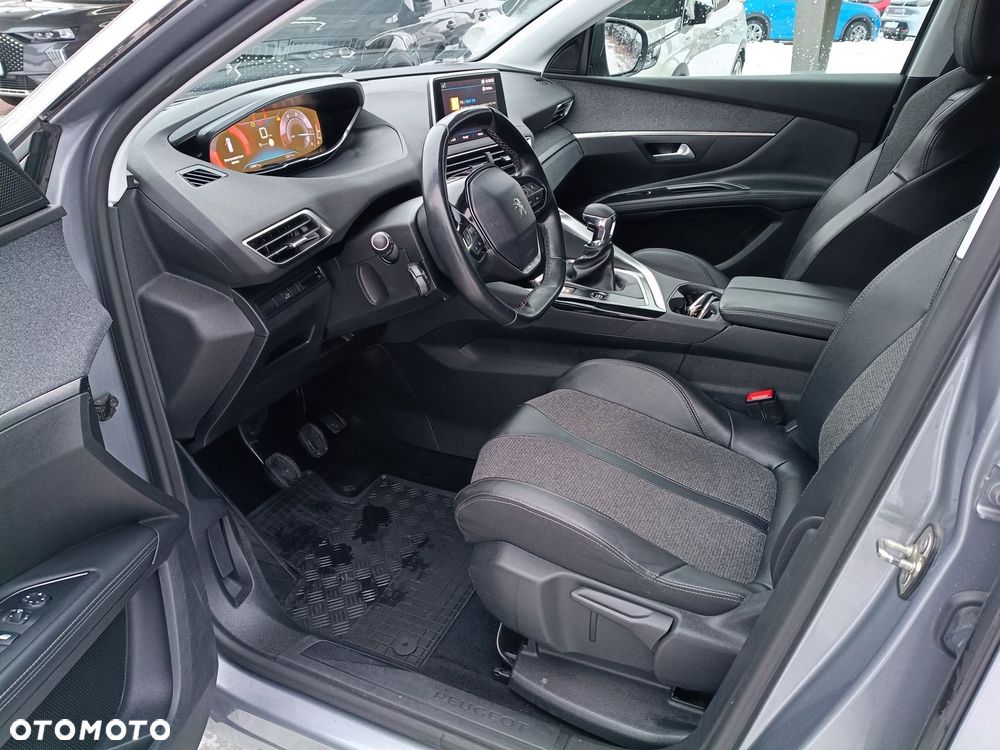 Peugeot 5008 - 10