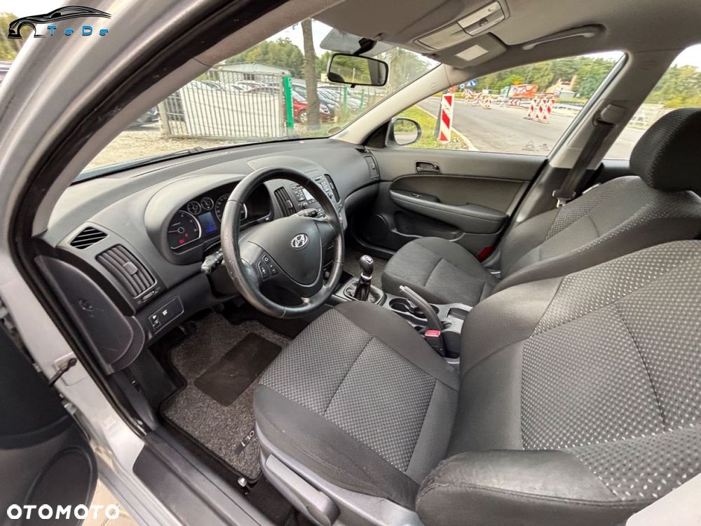 Hyundai i30 1.6 CRDi Comfort EU5 - 15