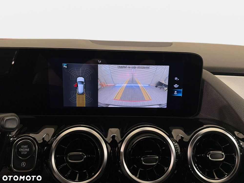 Mercedes-Benz GLA - 27