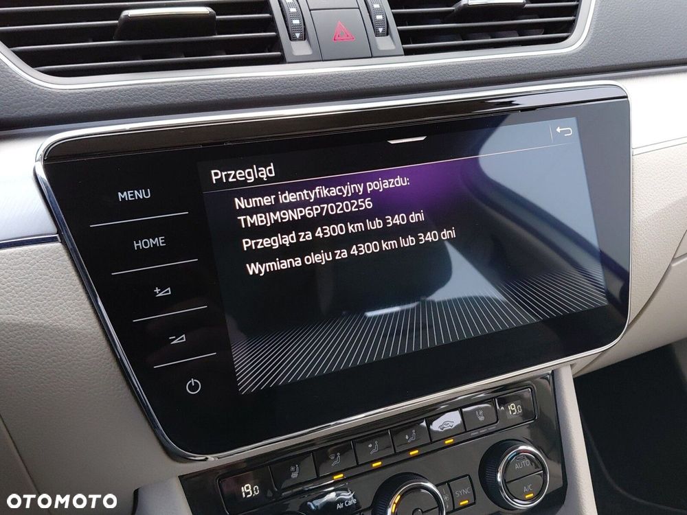 Skoda Superb 2.0 TSI L&K DSG - 32