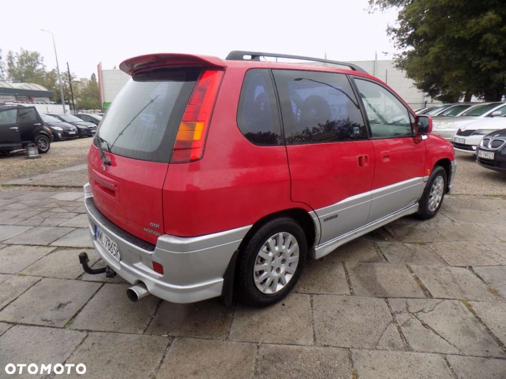 Mitsubishi Space Runner - 3