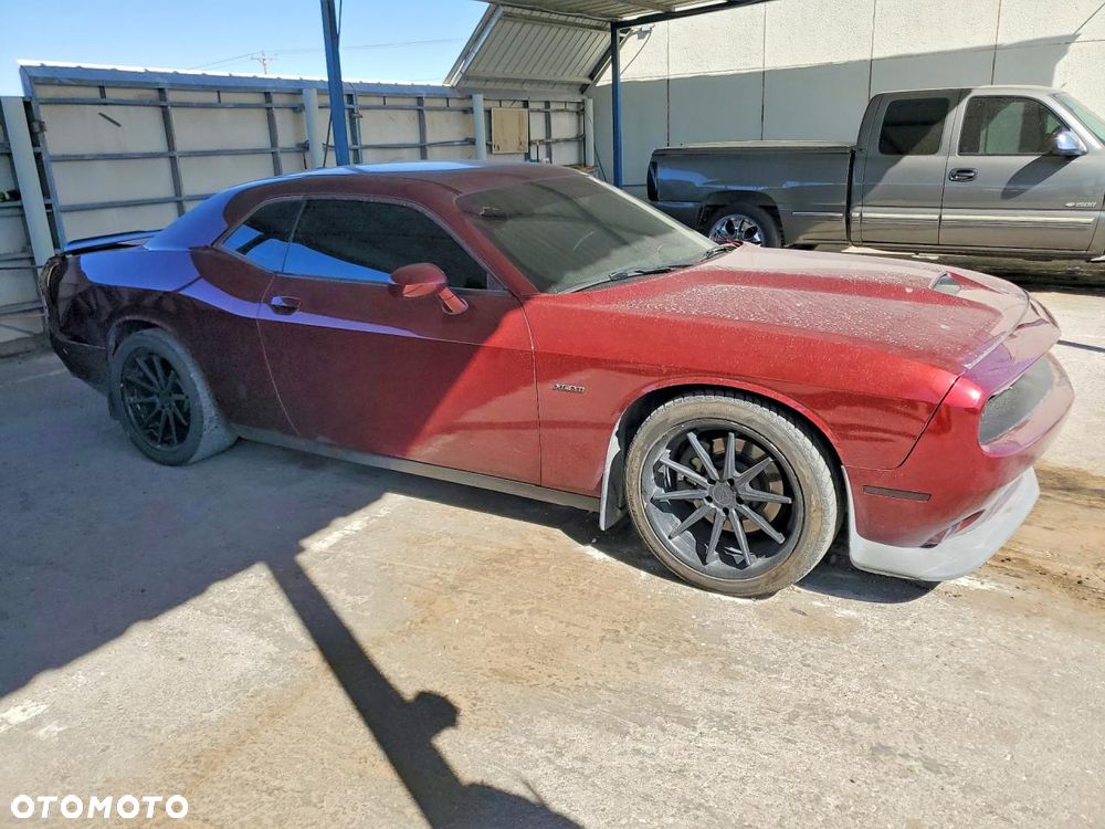 Dodge Challenger - 5