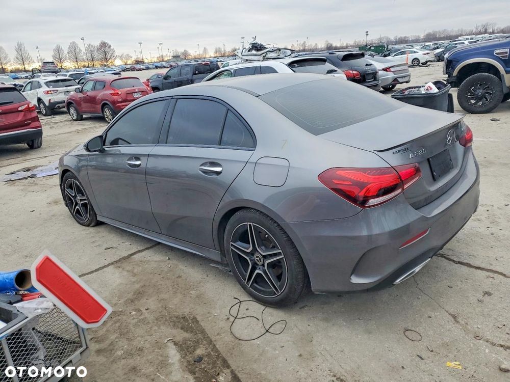 Mercedes-Benz Klasa A 220 4Matic 8G-DCT Special Edition - 3